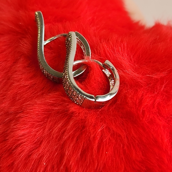 white gold earrings *new - Picture 3 of 7